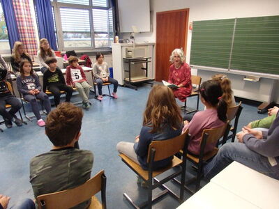 Vorlesen mit Frau Dombrowsky